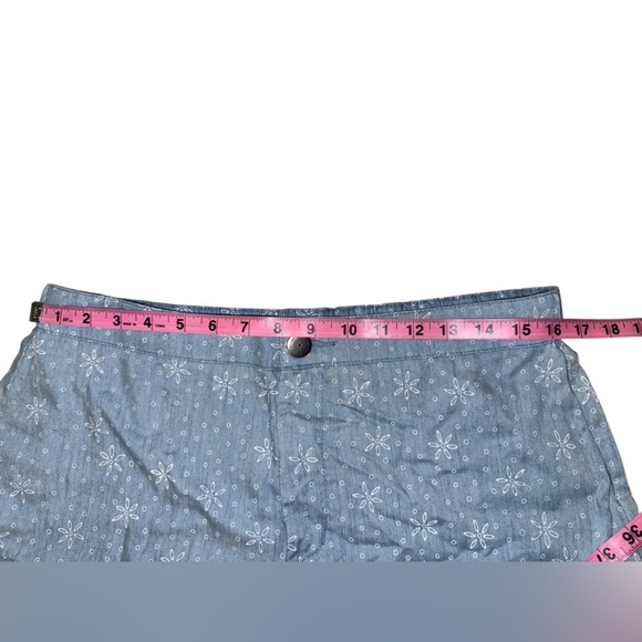 BCBGeneration Crazy Daisy Indigo Shorts - Picture 2 of 9